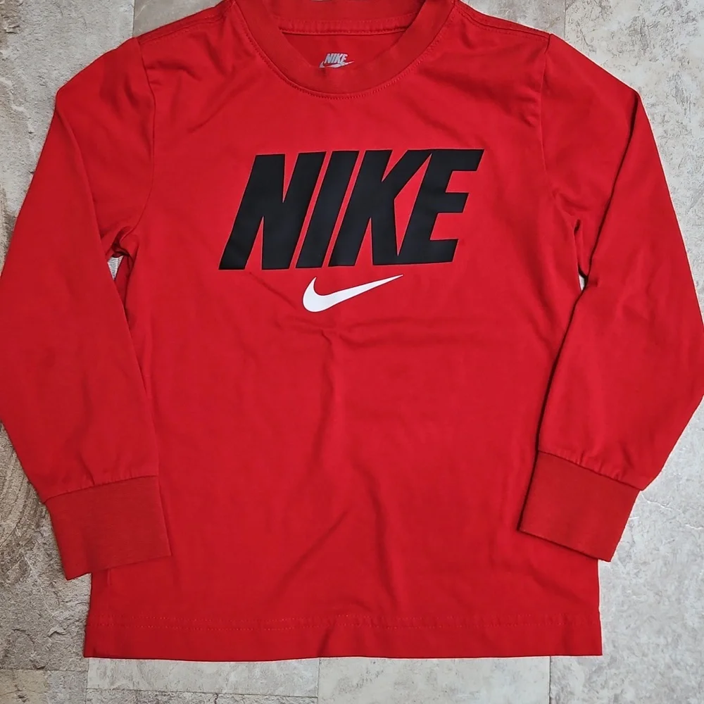 Nike Long Sleeved Shirt and Joggers Set. EUC. - Picture 3 of 6